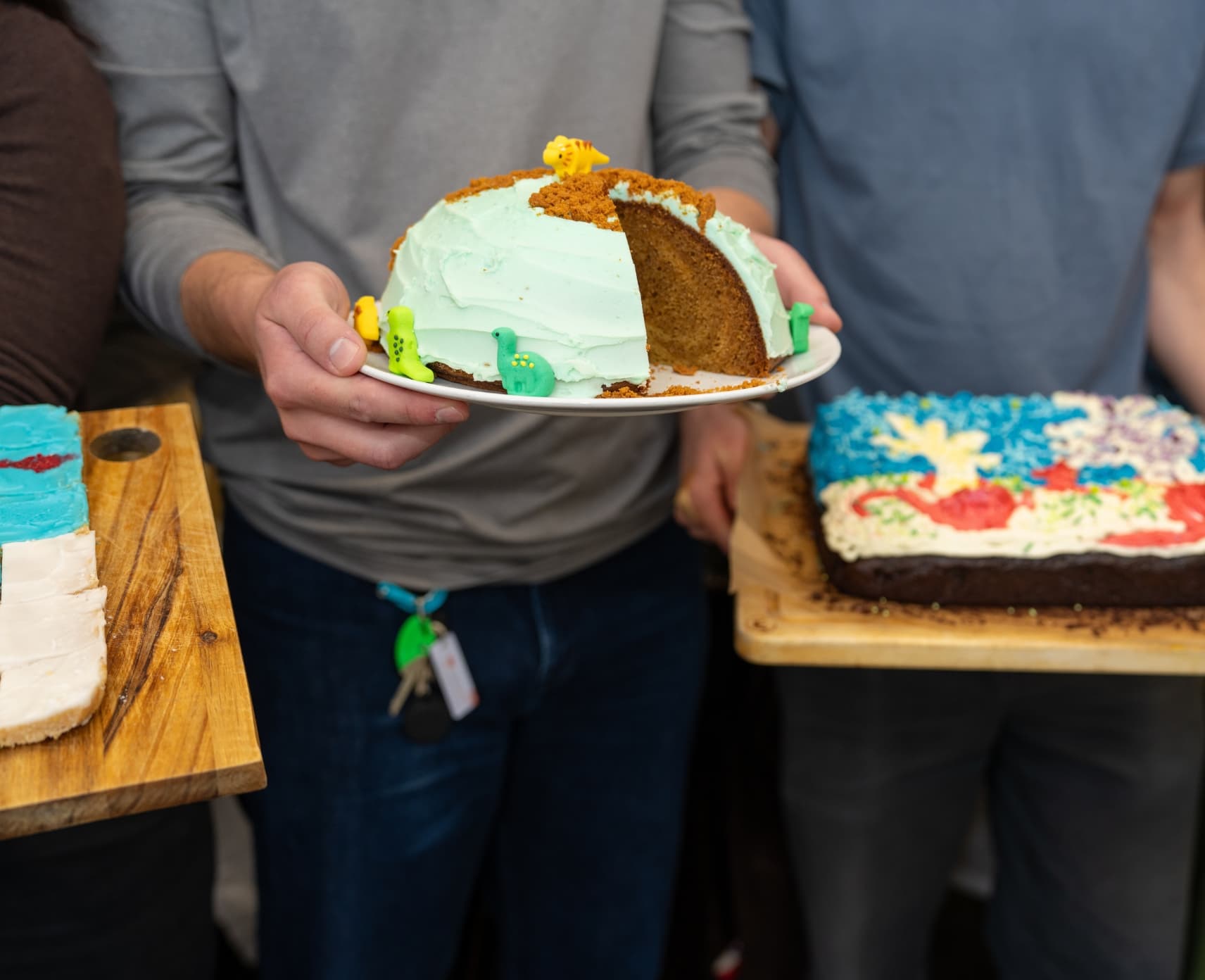 Cakes on boards